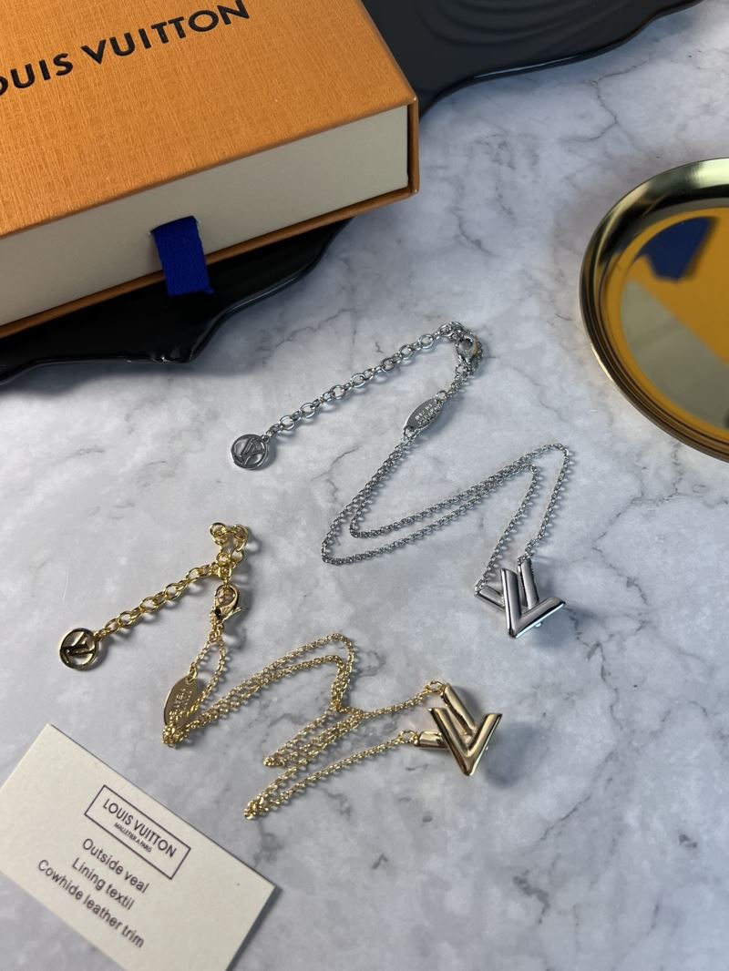 Louis Vuitton Necklaces